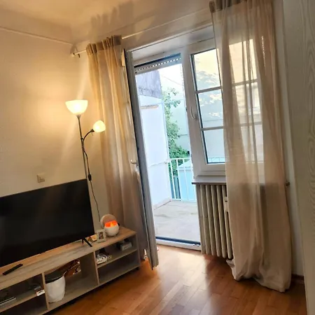 Privatunterkunft Beautiful With Balcony